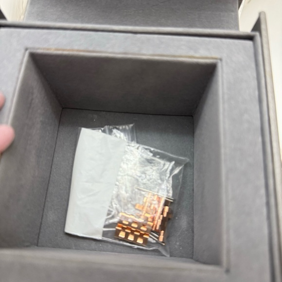 Michele mid Serein 16 real Diamonds Rose gold rare limited edition - Picture 8 of 12